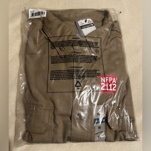 Carhartt FR Long Sleeved ButtonUp Shirt Men’s XL